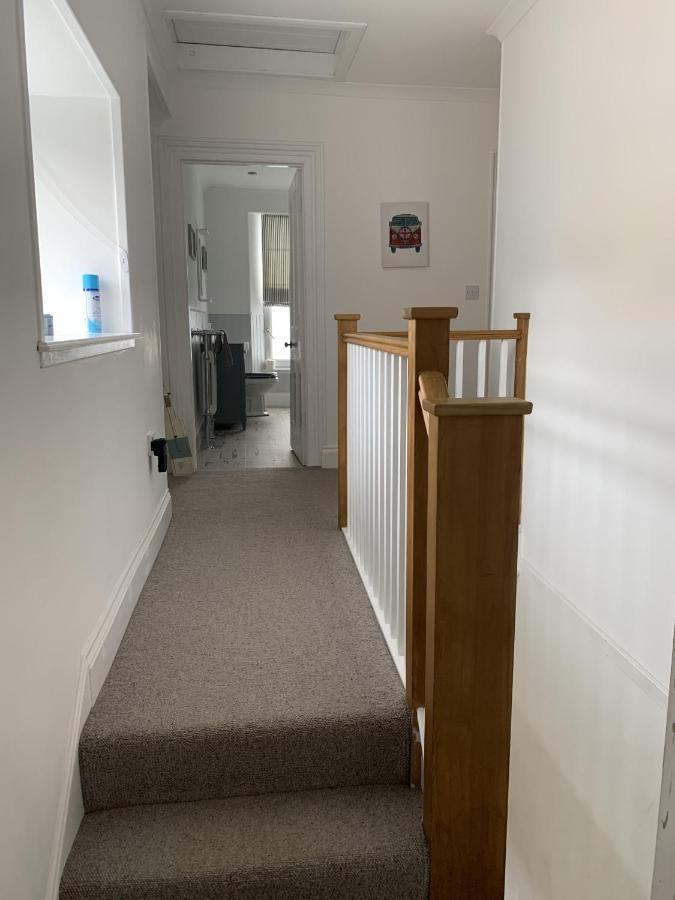 Hobbes Cottage, Pets Allowed Tenby
