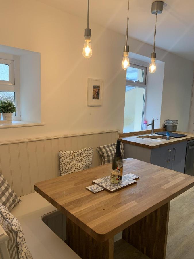 Hobbes Cottage, Pets Allowed Holiday home Tenby